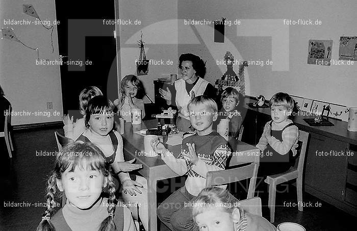 1971 Sankt Martin im Kath. Kindergarten St. Peter Sinzig: SNMRKTKNSTPTSN-014132