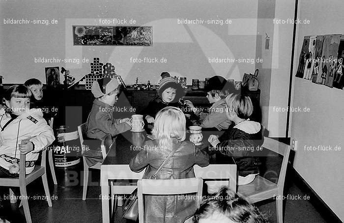 1971 Sankt Martin im Kath. Kindergarten St. Peter Sinzig: SNMRKTKNSTPTSN-014138