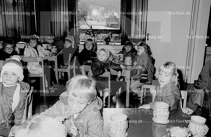 1971 Sankt Martin im Kath. Kindergarten St. Peter Sinzig: SNMRKTKNSTPTSN-014142