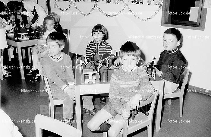 1971 Mai - Kath. Kindergarten St. Peter in Sinzig: MKTKNSTPTSN-014173