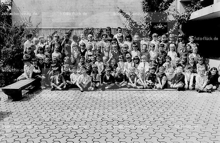 1971 Mai - Kath. Kindergarten St. Peter in Sinzig: MKTKNSTPTSN-014175