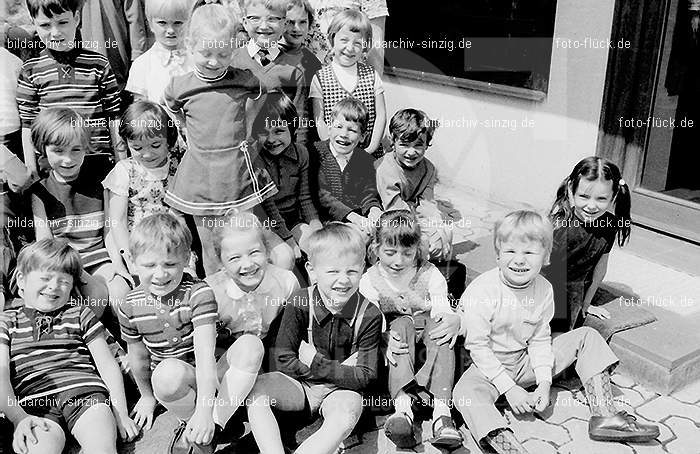 1971 Mai - Kath. Kindergarten St. Peter in Sinzig: MKTKNSTPTSN-014183