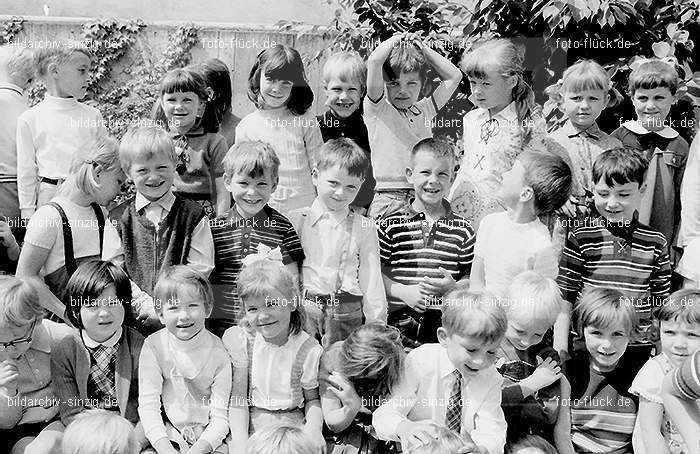 1971 Mai - Kath. Kindergarten St. Peter in Sinzig: MKTKNSTPTSN-014185