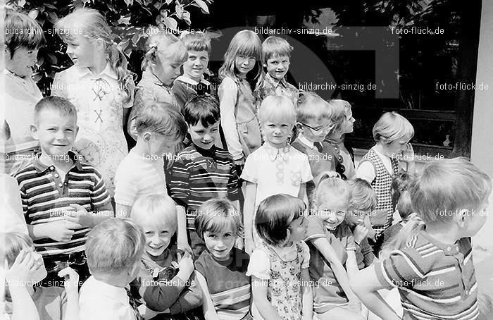 1971 Mai - Kath. Kindergarten St. Peter in Sinzig: MKTKNSTPTSN-014186