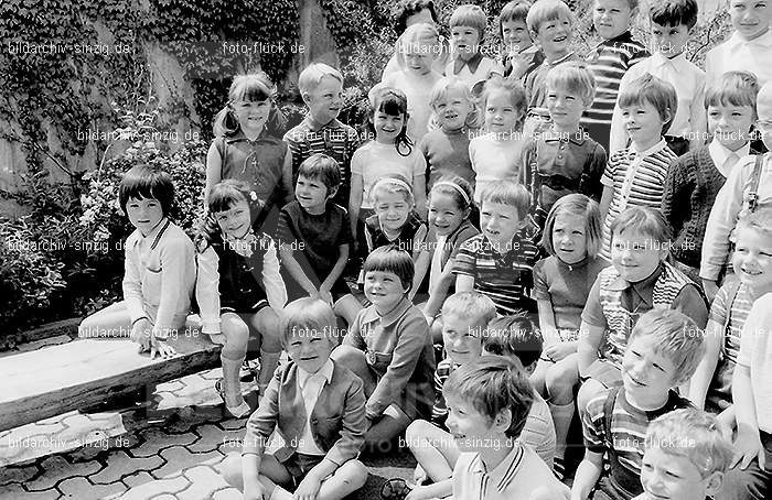 1971 Mai - Kath. Kindergarten St. Peter in Sinzig: MKTKNSTPTSN-014187