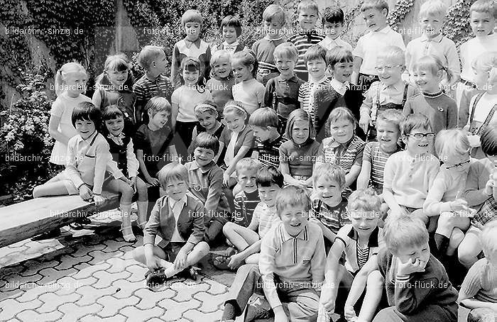 1971 Mai - Kath. Kindergarten St. Peter in Sinzig: MKTKNSTPTSN-014190