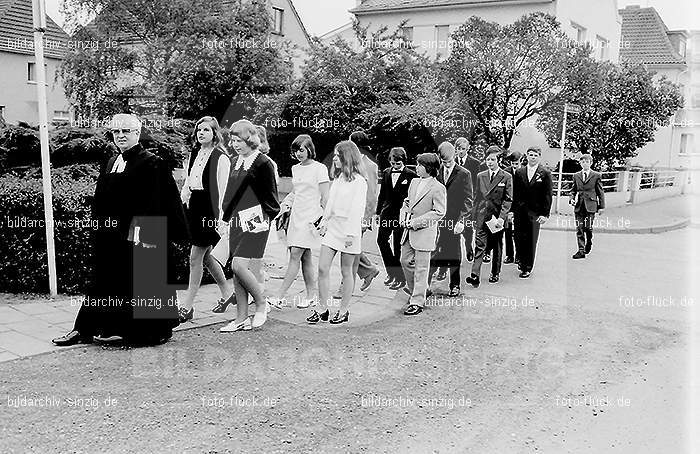 1971 Konfirmation in Sinzig: KNSN-014205