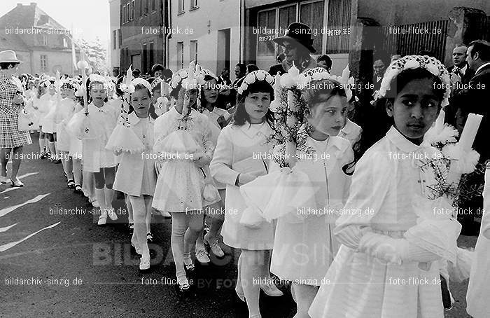 1971 Kinderkommunion in Sinzig: KNSN-014242