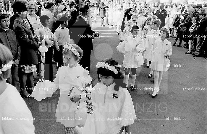 1971 Kinderkommunion in Sinzig: KNSN-014267