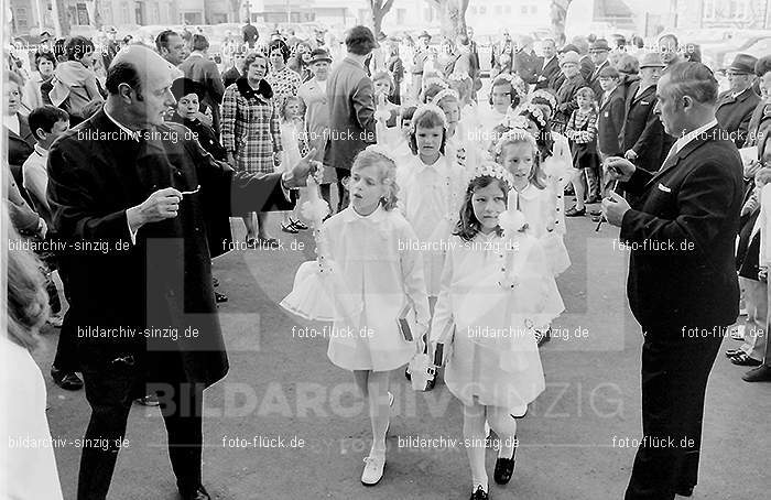 1971 Kinderkommunion in Sinzig: KNSN-014274