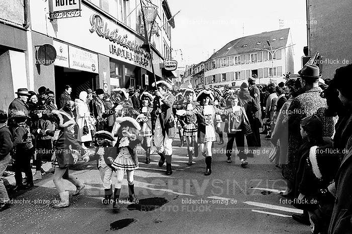 1971 Karnevalsumzug - Veilchendienstag in Sinzig: KRVLSN-014421