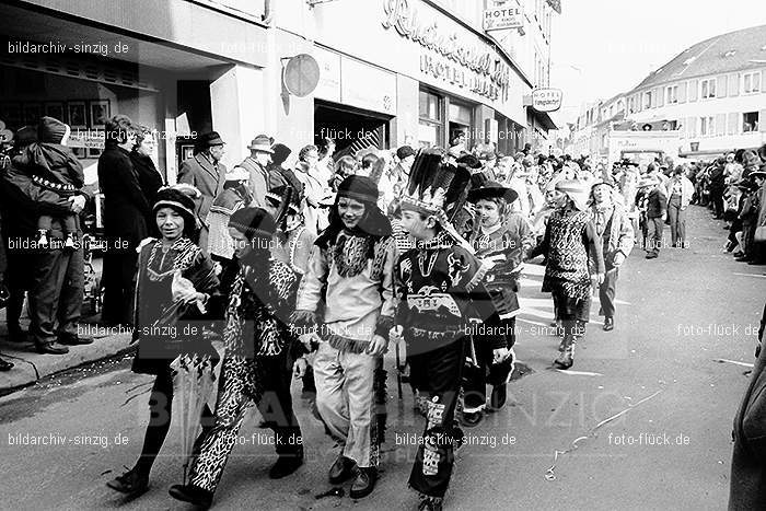 1971 Karnevalsumzug - Veilchendienstag in Sinzig: KRVLSN-014441