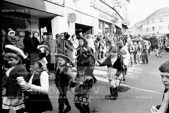 1971 Karnevalsumzug - Veilchendienstag in Sinzig: KRVLSN-014450