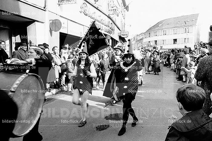 1971 Karnevalsumzug - Veilchendienstag in Sinzig: KRVLSN-014453