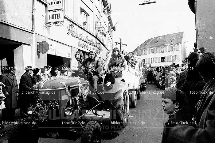 1971 Karnevalsumzug - Veilchendienstag in Sinzig: KRVLSN-014462