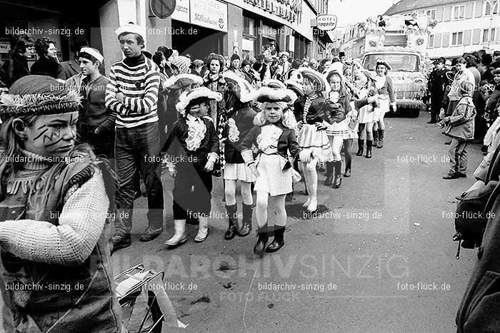 1971 Karnevalsumzug - Veilchendienstag in Sinzig: KRVLSN-014477