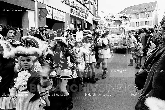 1971 Karnevalsumzug - Veilchendienstag in Sinzig: KRVLSN-014478
