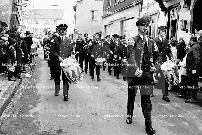 1971 Karnevalsumzug - Veilchendienstag in Sinzig: KRVLSN-014484
