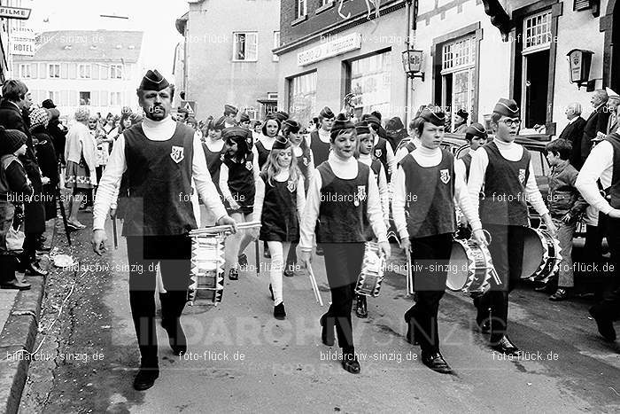 1971 Karnevalsumzug - Veilchendienstag in Sinzig: KRVLSN-014489