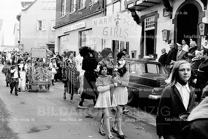 1971 Karnevalsumzug - Veilchendienstag in Sinzig: KRVLSN-014492
