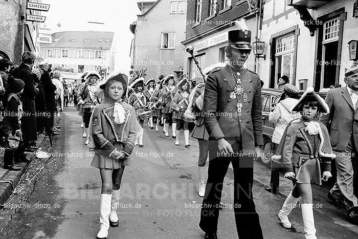1971 Karnevalsumzug - Veilchendienstag in Sinzig: KRVLSN-014494