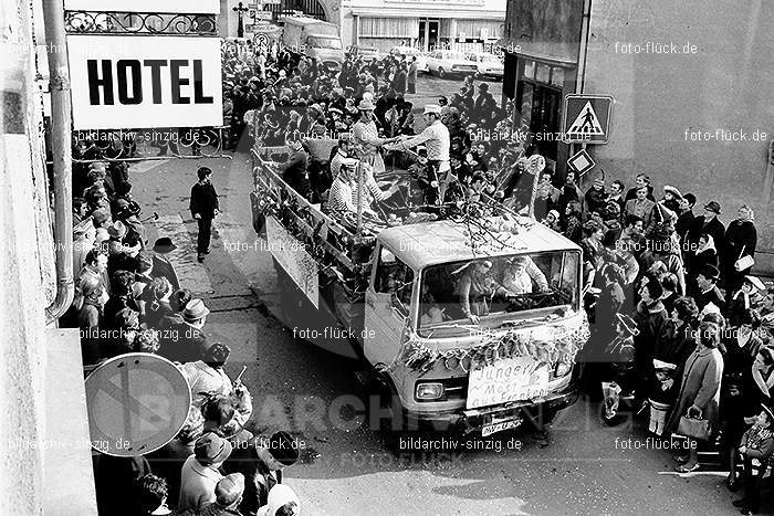 1971 Karnevalsumzug - Veilchendienstag in Sinzig: KRVLSN-014500