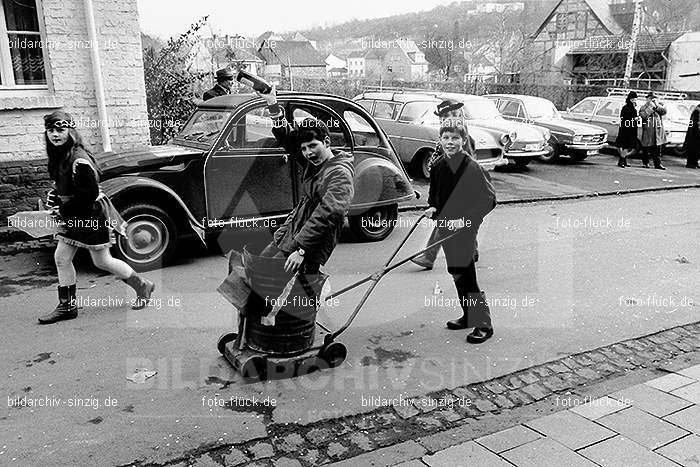 1971 Karnevalsumzug - Veilchendienstag in Sinzig: KRVLSN-014524