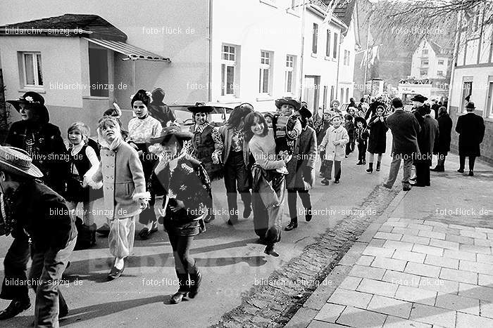 1971 Karnevalsumzug - Veilchendienstag in Sinzig: KRVLSN-014532