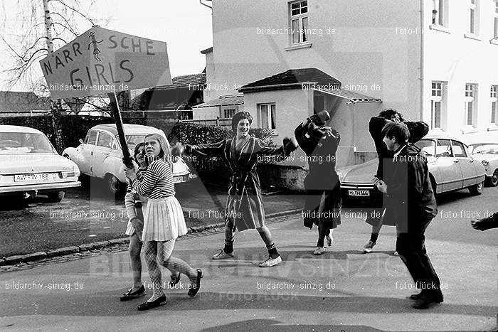 1971 Karnevalsumzug - Veilchendienstag in Sinzig: KRVLSN-014536