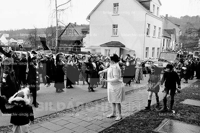 1971 Karnevalsumzug - Veilchendienstag in Sinzig: KRVLSN-014545