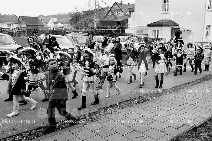 1971 Karnevalsumzug - Veilchendienstag in Sinzig: KRVLSN-014552