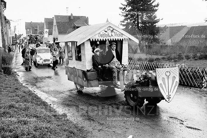 1971/1970 Karnevalsumzug in Westum: KRWS-014557