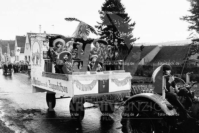 1971/1970 Karnevalsumzug in Westum: KRWS-014566