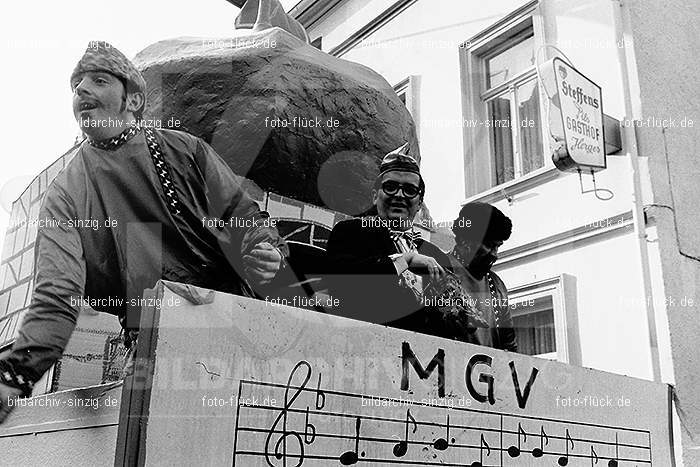 1971/1970 Karnevalsumzug in Westum: KRWS-014596