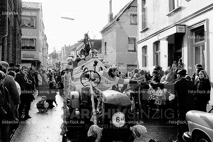 1971/1970 Karnevalsumzug in Westum: KRWS-014598
