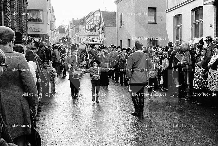 1971/1970 Karnevalsumzug in Westum: KRWS-014600