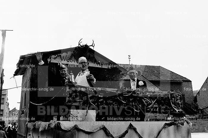 1971/1970 Karnevalsumzug in Westum: KRWS-014611