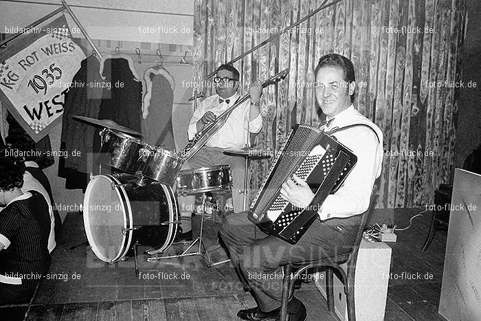 1971/1970 Karneval Ball im Saalherges Westum: KRBLSLWS-014642