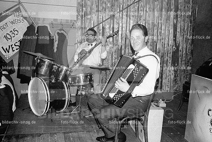 1971/1970 Karneval Ball im Saalherges Westum: KRBLSLWS-014643