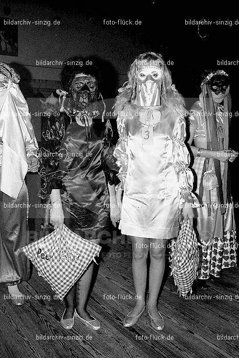 1971/1970 Karneval Ball im Saalherges Westum: KRBLSLWS-014652