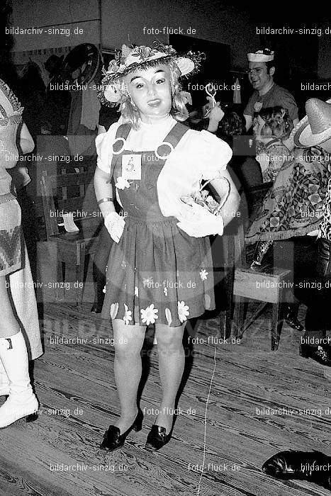 1971/1970 Karneval Ball im Saalherges Westum: KRBLSLWS-014654