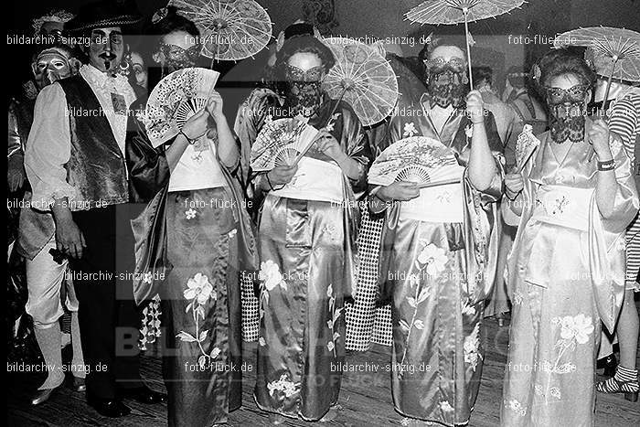 1971/1970 Karneval Ball im Saalherges Westum: KRBLSLWS-014660