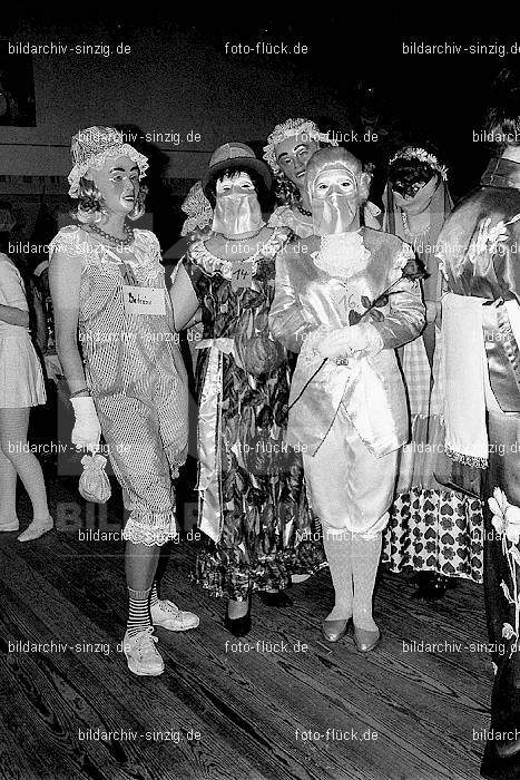1971/1970 Karneval Ball im Saalherges Westum: KRBLSLWS-014661