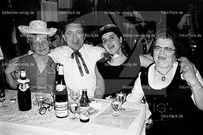 1971/1970 Karneval Ball im Saalherges Westum: KRBLSLWS-014667