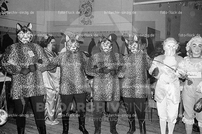 1971/1970 Karneval Ball im Saalherges Westum: KRBLSLWS-014669