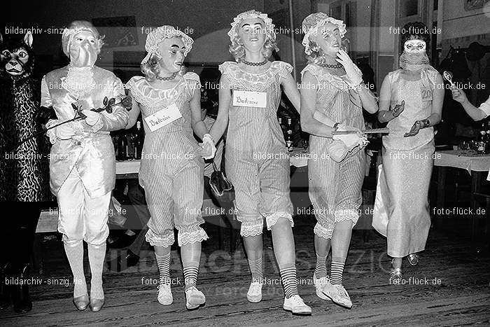 1971/1970 Karneval Ball im Saalherges Westum: KRBLSLWS-014670