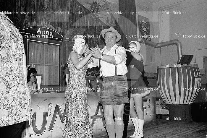 1971/1970 Karneval Ball im Saalherges Westum: KRBLSLWS-014674