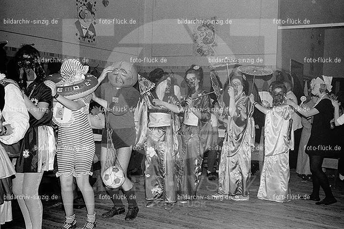 1971/1970 Karneval Ball im Saalherges Westum: KRBLSLWS-014680