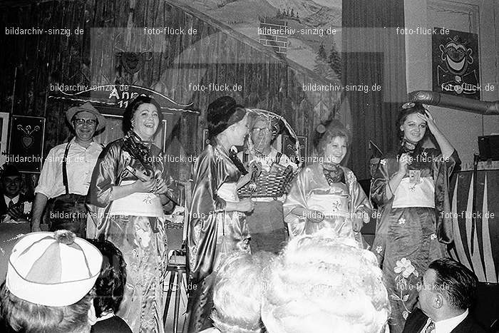 1971/1970 Karneval Ball im Saalherges Westum: KRBLSLWS-014683