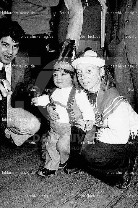 1971/1970 TV-08 Kinderball im Helenensaal Sinzig: TVKNHLSN-014693